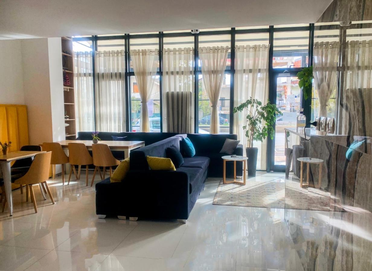 Park Hotel Tirana Exterior photo