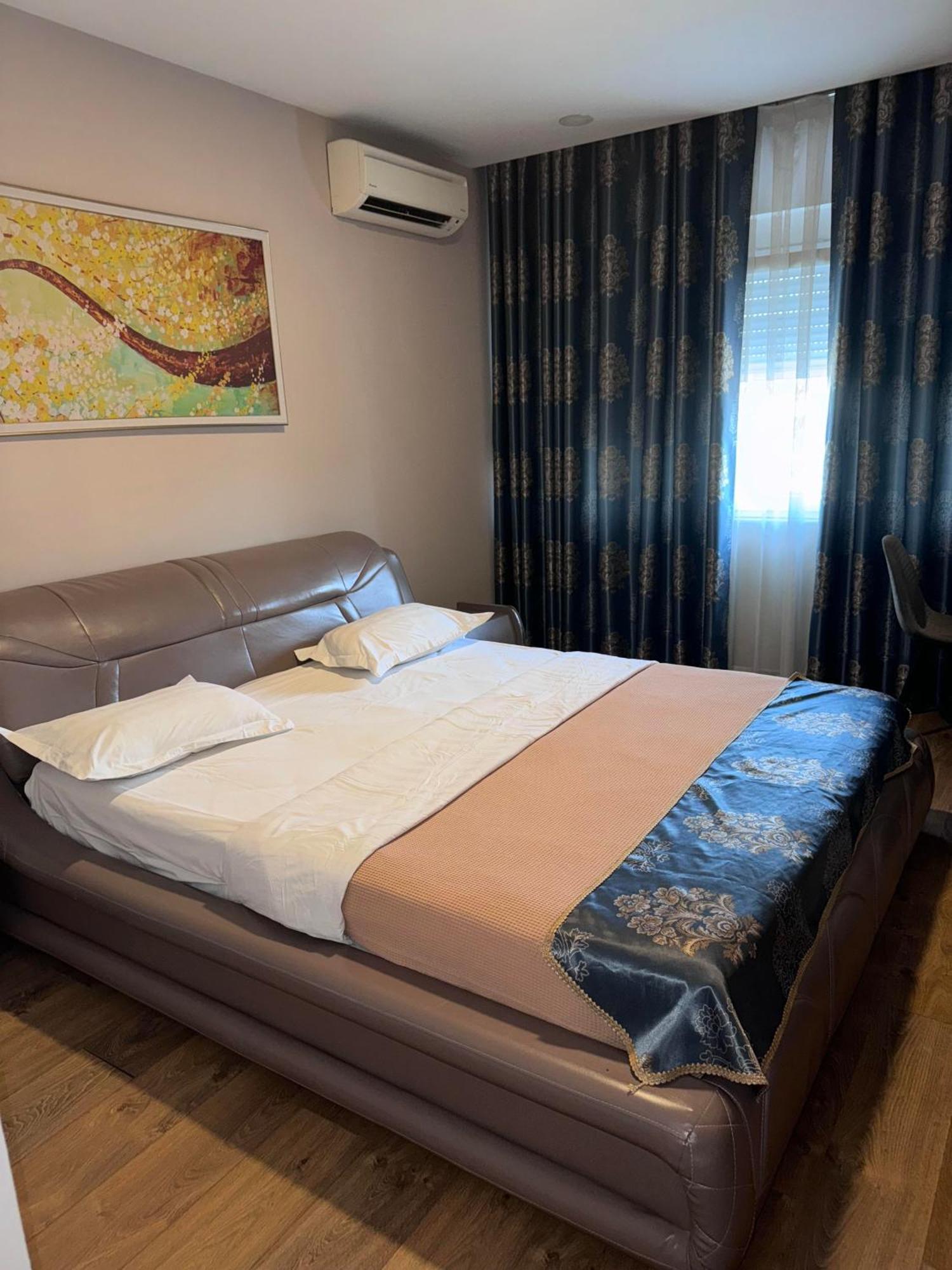 Park Hotel Tirana Exterior photo