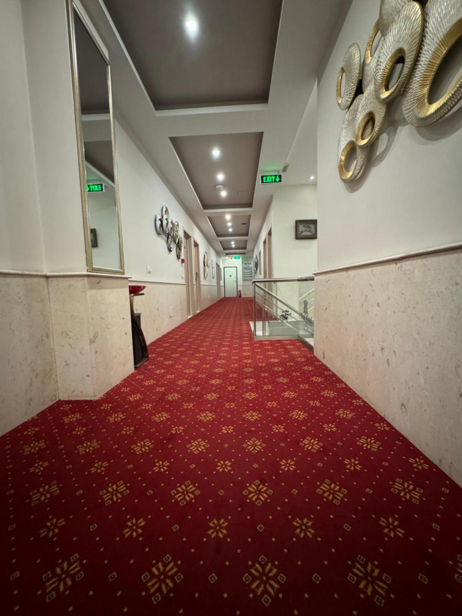 Park Hotel Tirana Exterior photo