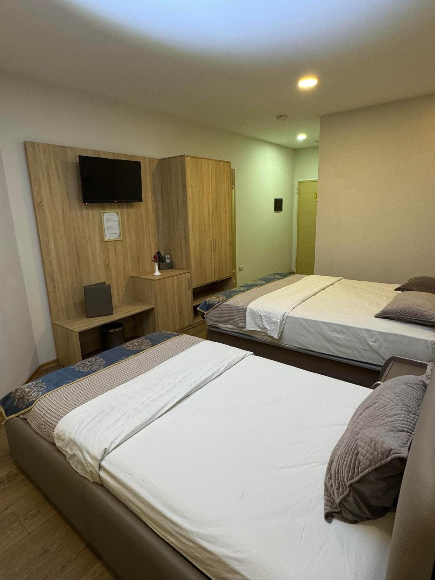 Park Hotel Tirana Exterior photo