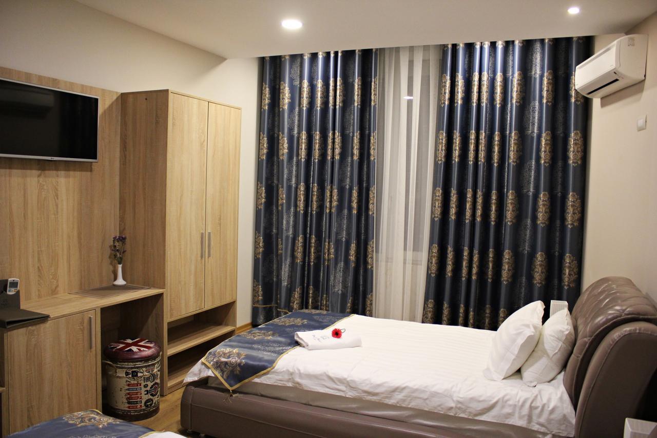 Park Hotel Tirana Exterior photo