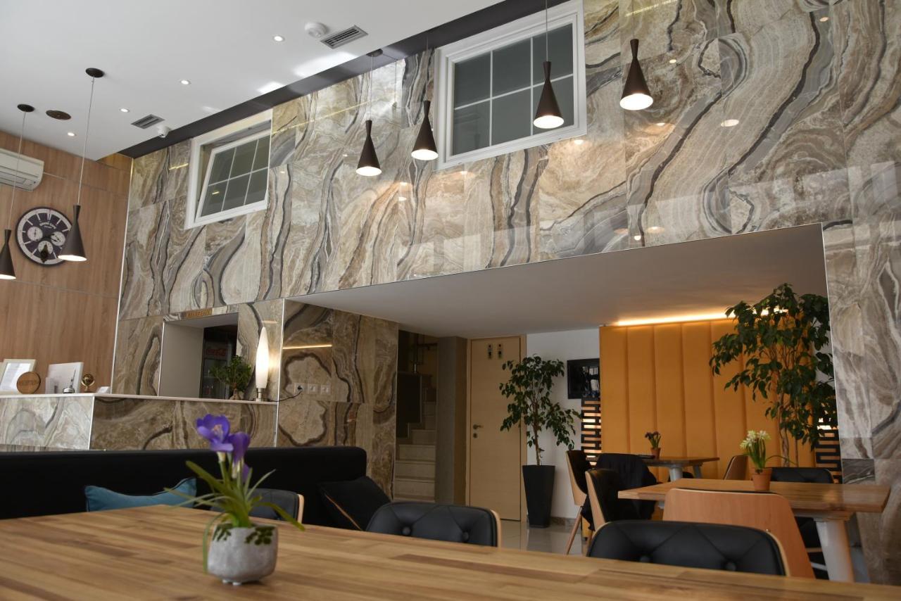 Park Hotel Tirana Exterior photo