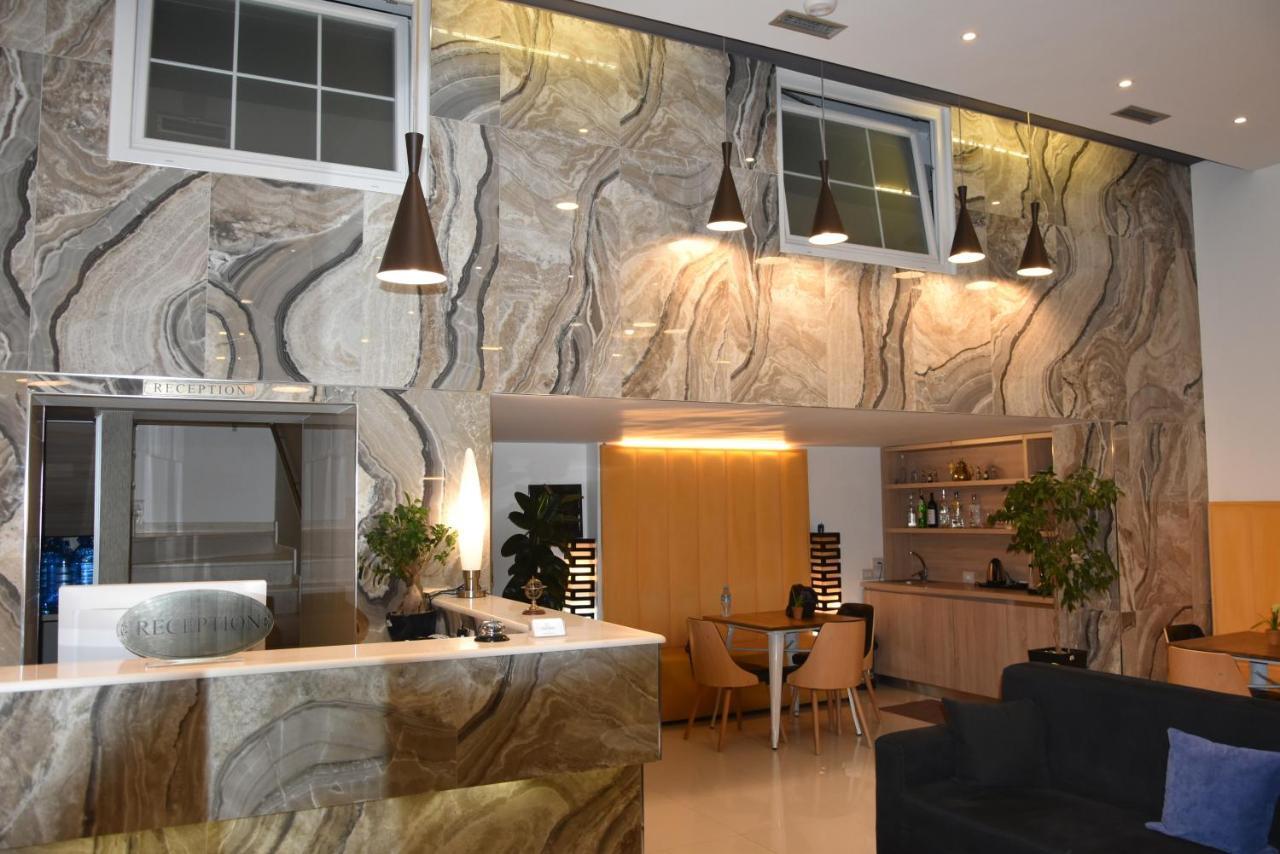 Park Hotel Tirana Exterior photo